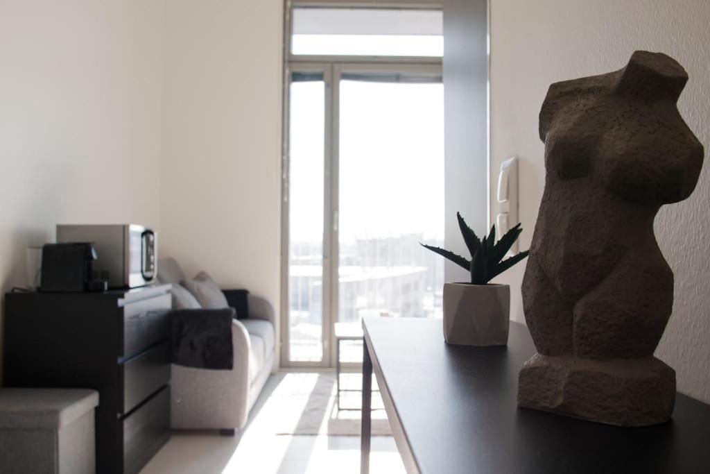 반타 Cozy Penthouse Loft - Near The Airport 아파트 외부 사진